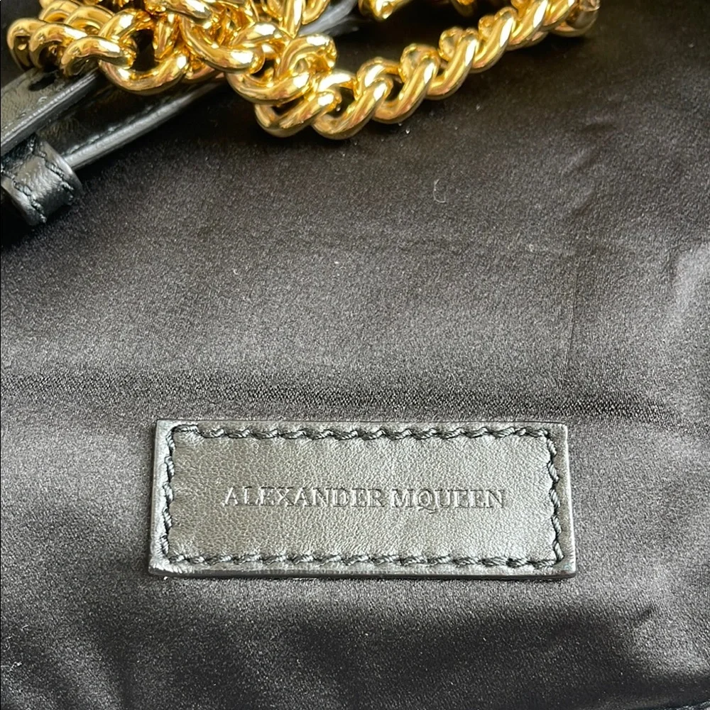 Alexander McQueen - Picture 9 of 9